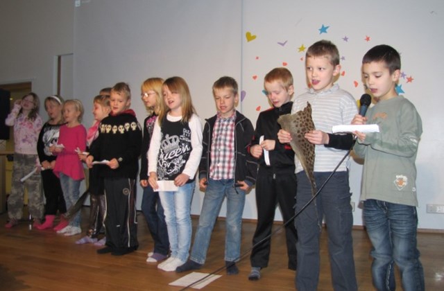 2. bekkur var með dagskrá á samveru