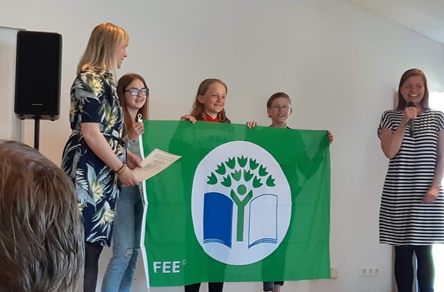 Grænfáninn afhentur