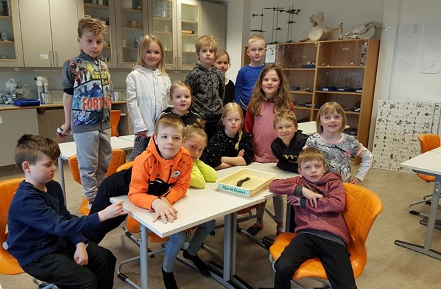 Merkilegt dýr fannst í fjöruferð 2.bekkjar