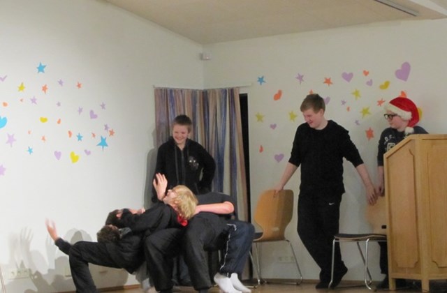 7. bekkur með fjölbreytta dagskrá á sal