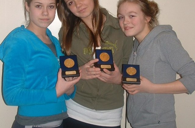 Fimleikastúlkur úr Vogum heiðraðar