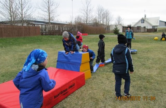 1. bekkur heimsækir leikskólann