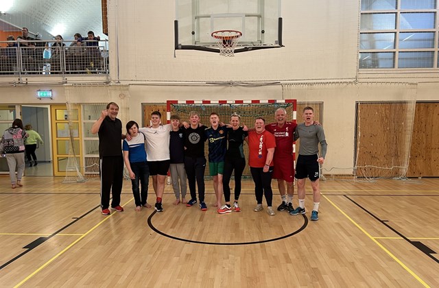 Körfuboltaleikur nemendur vs kennarar