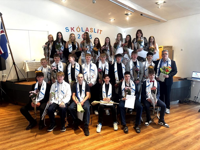 Skólaslit og útskrift