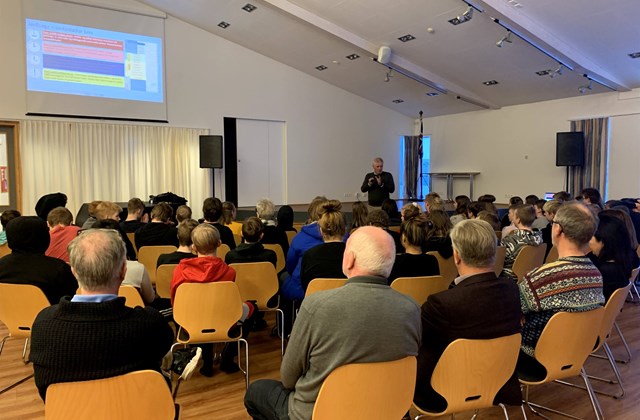 Fyrirlesturinn Frá stóra hvelli til Reykjaness